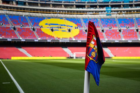 Σενάριο «βόμβα» από την Ισπανία: Μυθική πρόταση από πρόσωπο-έκπληξη για την αγορά της Μπαρτσελόνα!