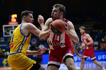 Φανταστικοί Ουόκαπ - Βεζένκοφ και «ξέσπασμα» του Ολυμπιακού στο Περιστέρι