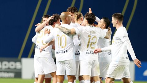 Καταιγιστική ΑΕΚ πέρασε με πεντάρα από το Αγρίνιο