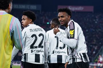 Πέρασε από την Μπολόνια η Γιουβέντους και βρίσκεται σε απόσταση αναπνοής από την τετράδα