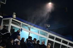 Υποψία πυρκαγιάς στο γήπεδο, προσωρινή διακοπή στο Ατρόμητος - ΠΑΟΚ