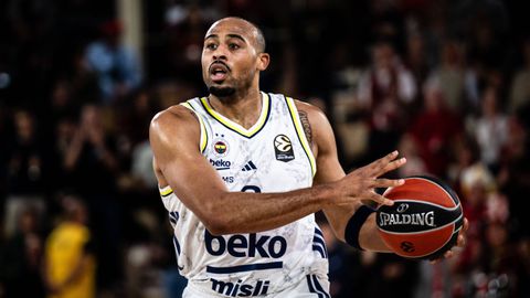 Νίκη θρίλερ για τη Φενέρμπαχτσε στο τουρκικό ντέρμπι κόντρα στην Αναντολού Εφές στην παράταση