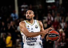 Νίκη θρίλερ για τη Φενέρμπαχτσε στο τουρκικό ντέρμπι κόντρα στην Αναντολού Εφές στην παράταση