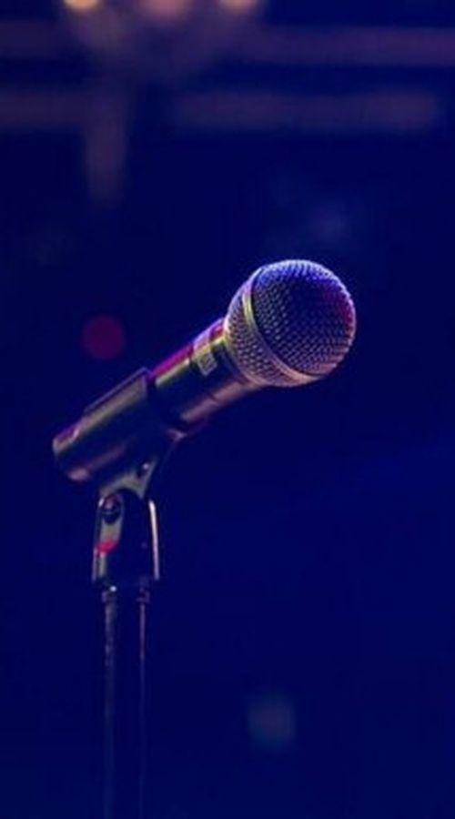 Καταγγελία που σοκάρει για πολύ γνωστό τραγουδιστή