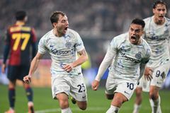 Διπλό της Ιντερ στη Γένοβα και ανέβηκε κορυφή