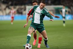 Αποχώρησε τραυματίας ο Σένκεφελντ, με Πάλμερ Μπράουν στο δεύτερο ημίχρονο ο Παναθηναϊκός