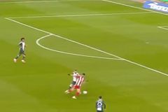 Η μοίρα του Ίνγκασον: Ο Ισλανδός έγινε για δεύτερη φορά... highlight – Μετά τον Φερνάντες, του το έκανε και ο Γιάρεμτσουκ! (vids)