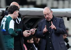 Οι δύο όψεις του 4-4-2 που χρησιμοποίησε ο Μπενίτεθ για πρώτη φορά