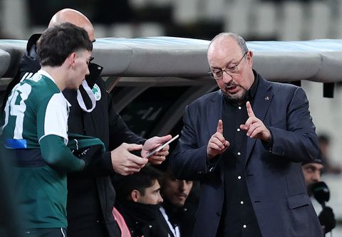 Οι δύο όψεις του 4-4-2 που χρησιμοποίησε ο Μπενίτεθ για πρώτη φορά