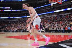 Νίκη-θρίλερ για τους Μπουλς επί των Τζαζ