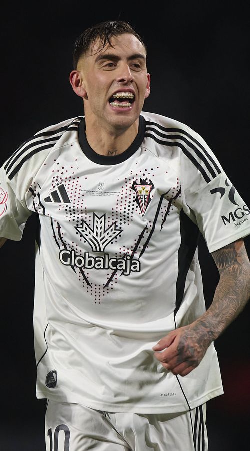 Μπετανκόρ: «Δούλευα ως ηλεκτρολόγος - Έκλαιγαν συνέχεια η γυναίκα μου και ο γιος μου μετά τον αγώνα»