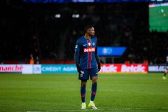 Η Παρί Σεν Ζερμέν ετοιμάζει νέο συμβόλαιο για τον Ουσμάν Ντεμπελέ