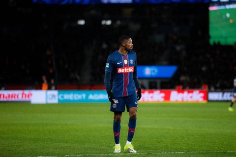 Η Παρί Σεν Ζερμέν ετοιμάζει νέο συμβόλαιο για τον Ουσμάν Ντεμπελέ