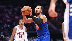 Ανησυχία στους Νικς για τον τραυματισμό του Τζέιλεν Μπράνσον στην ήττα τους στο Σακραμέντο