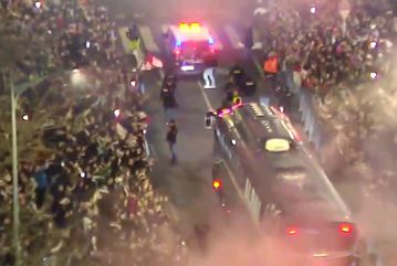 Απίθανες σκηνές στην υποδοχή της Αλμπαθέτε μετά την ιστορική πρόκριση