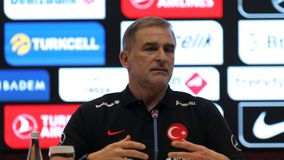 Απολύθηκε ο Στέφαν Κουντς από το Αμβούργο μετά από καταγγελίες για παρενόχληση