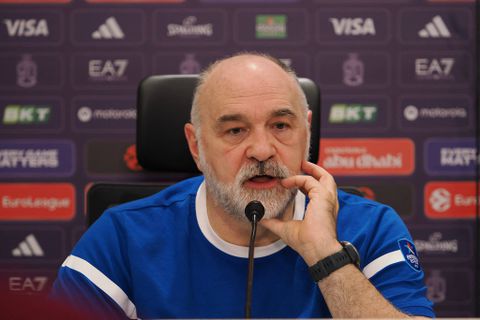 Αιχμές Λάσο για διαζύγιο με Μπασκόνια: «Δεν ήταν υγιή τα αποδυτήρια»