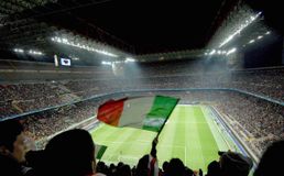 «Τρέλα» για τη Μίλαν: Έκανε ρεκόρ εισιτηρίων στο Champions League (vids)