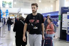 Ο Πάπας στους 17 «εκλεκτούς» του Μανωλόπουλου με Σερβία και Λετονία