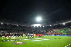 Το εντυπωσιακό κορεό των οπαδών της Φέγενορντ πριν από το παιχνίδι με τη Ρόμα