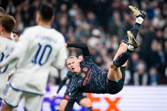 «Εξωγήινος» Χάαλαντ: «Πέταξε» στα 2,34 μέτρα και λίγο έλειψε να πετύχει το γκολ της χρονιάς!