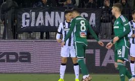 Χαμός στο Twitter με Μπακασέτα