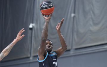 Αδιανόητο πρώτο ημίχρονο του Μακ με τον Κολοσσό στο T-Center (vid)