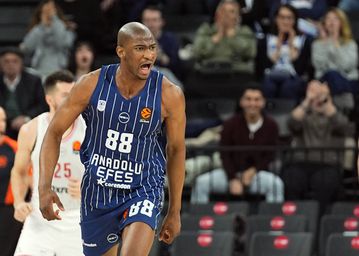 Η Αναντολού Εφές «έδεσε» τον Κάι Τζόουνς για δύο ακόμη χρόνια