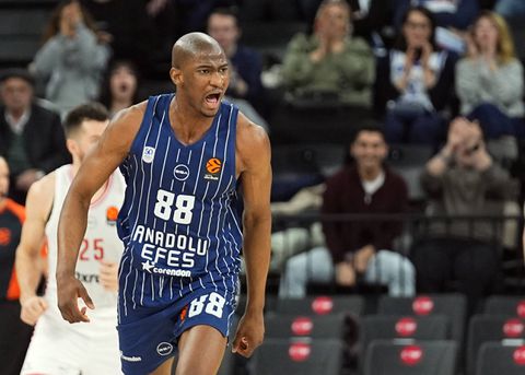 Η Αναντολού Εφές «έδεσε» τον Κάι Τζόουνς για δύο ακόμη χρόνια