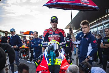 Ο Μιρ προειδοποιεί τους αναβάτες για την πρόωρη υπογραφή συμβολαίων