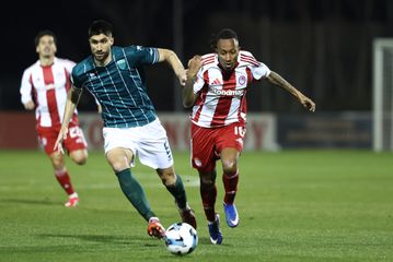 Ο «βράχος» Κορνέζος με τον Ολυμπιακό και η μεταγραφική μάχη