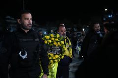 Συγκινητική κίνηση από τον Μάριο Ηλιόπουλο: Κατέθεσε στεφάνι στη μνήμη των οπαδών του ΠΑΟΚ (pics)