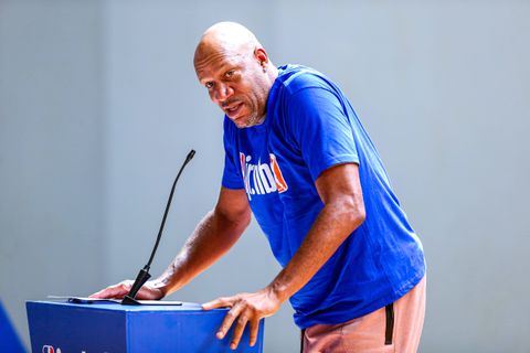 Το «καρφί» του Ρον Χάρπερ για τον Λεμπρόν Τζέιμς: «Δεν θα πω στα παιδιά μου τι να κάνουν»