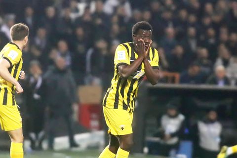 Ο Κοϊτά τράνταξε το δοκάρι του Παβλένκα (vid)