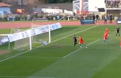 Η απίθανη απόκρουση του Γιαννακόπουλου στο εντυπωσιακό ψαλιδάκι του Βαφέα στις καθυστερήσεις