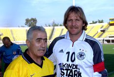 Το παιχνίδι - τιμή για τον σπουδαίο Μίμη Παπαϊωάννου, η έκπληξη του Γκερντ Μίλερ και η αποθέωση από τον Κούδα (vid)