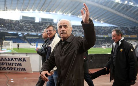 Όλη η ΑΕΚ και το ελληνικό ποδόσφαιρο, αποχαιρετούν αύριο τον τεράστιο Μίμη