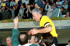 Οταν ο Μίμης Παπαϊωάννου ήταν μια «ανάσα» από την Ρεάλ αλλά τελικά βρέθηκε δίδυμο με τον… Καζαντζίδη! (vids)