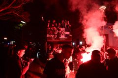 Πανικός στην πλατεία της Καλαμάτας για τη φιέστα ανόδου στη Stoiximan Super League