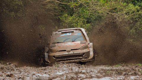 WRC: Ο Κατσούτα δεν κόλλησε στις λάσπες της Κένυας και πέτυχε την παρθενική του νίκη στο θεσμό