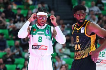 Ο Χολμς δεν ξαναπάτησε glass floor μετά το πρώτο δεκάλεπτο με την ΑΕΚ