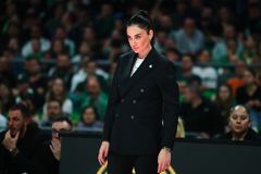 Η Σελέν Ερντέμ στο T-Center για το Παναθηναϊκός - ΑΕΚ (pic)