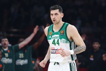 Απίστευτο: Θαυμαστής του Μήτογλου ταξίδεψε 600 χιλιόμετρα για τη φανέλα του (pic)