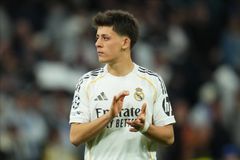 Ένα από τα γκολ της χρονιάς πέτυχε ο Γκιουλέρ: Σκόραρε από απόσταση 60 μέτρων (vid)