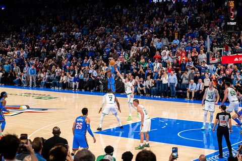 Aσταμάτητοι οι Θάντερ και με τους Τίμπεργουλβς (vid)