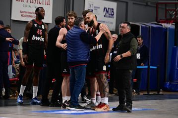 Θερμό επεισόδιο του Φουρνιέ με οπαδό του Πανιωνίου και παρολίγον σύρραξη - Αποβλήθηκε ο Γάλλος (vid)