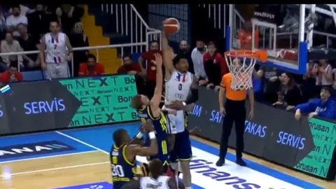 Ο Ζαλίν Λεκ πραγματοποίησε το κάρφωμα της χρονιάς (vid)!