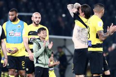 Η τεράστια κίνηση του Άμραμπατ και του Τσούμπερ, μετά το τέλος του ματς με τον Άρη (vid)