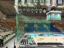 Με... ενδυμασία ντέρμπι το ΟΑΚΑ - Μπήκε το δίχτυ γύρω από τον πάγκο του Ολυμπιακού!