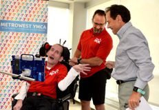 Όταν η πατρική αγάπη νικά όλες τις διαγνώσεις: Η απίστευτη ιστορία του παιδιού που ήθελε να τρέξει, αλλά ήταν παράλυτος